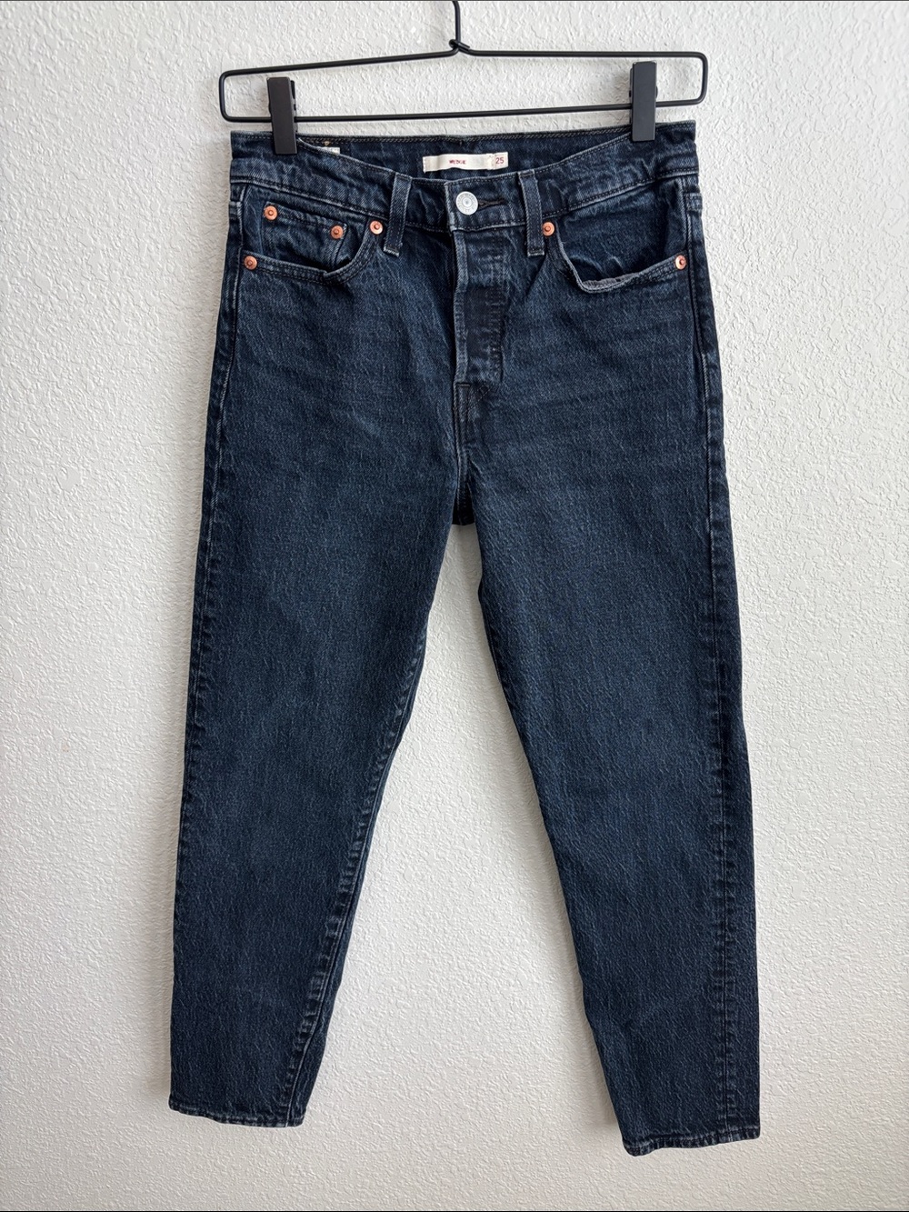 LEVI'S Premium Denim Dark Blue High Rise Wedgie Jeans size 25